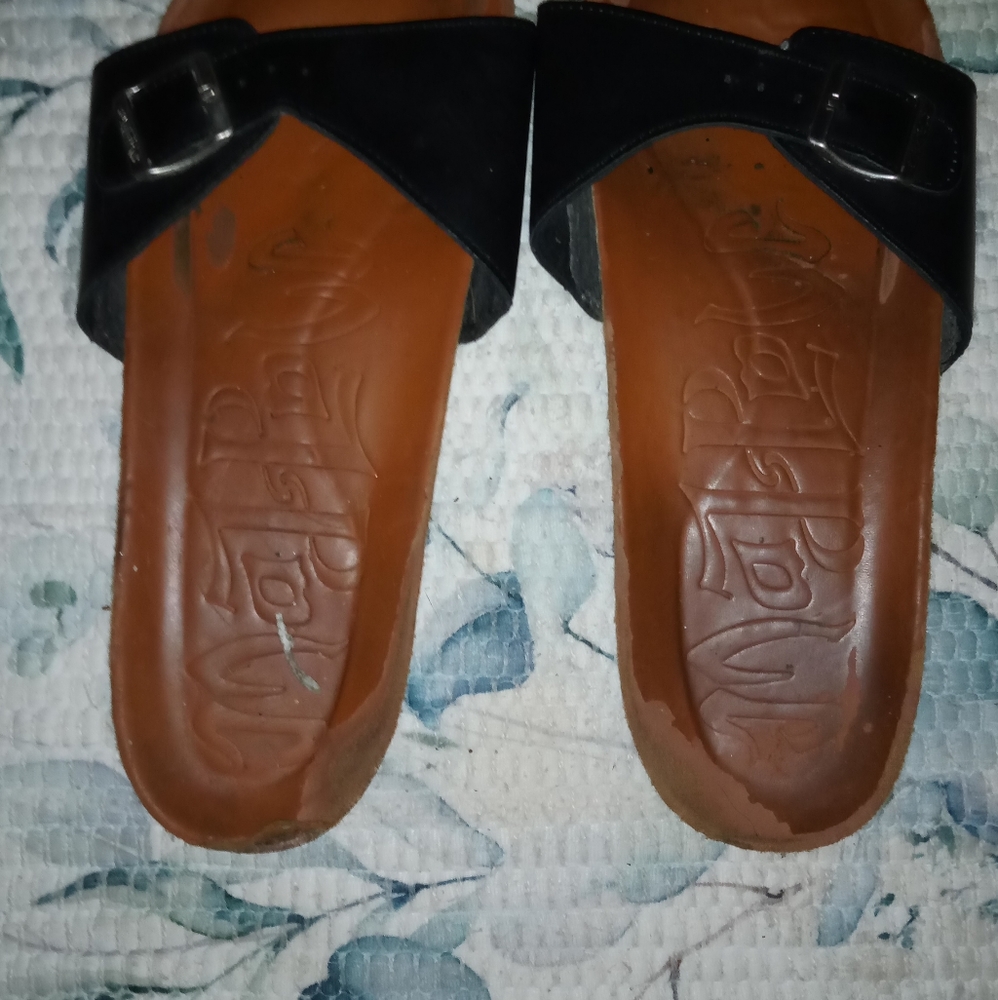 SOLD on M®   sandals size 10. Comfortable.